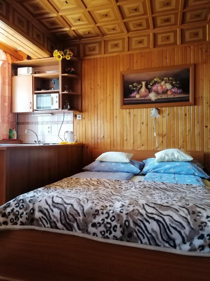 Appartement Apartman Marina à Bük Extérieur photo